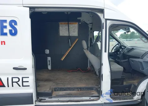 2015 Ford Transit-250 z USA, uszkodzony, nr VIN 1FTYR3XM0FKA16246